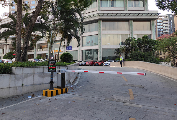 萬江南華國(guó)際酒店